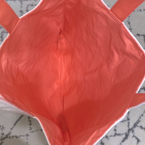 Benefit Tote - Picture 3 of 3